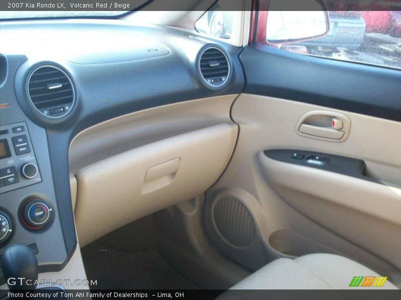 Volcanic Red / Beige 2007 Kia Rondo LX