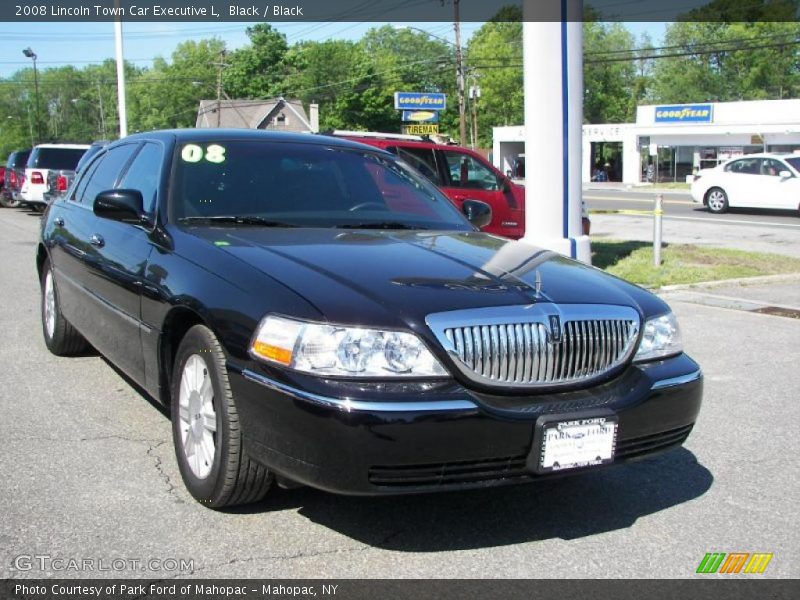 Black / Black 2008 Lincoln Town Car Executive L
