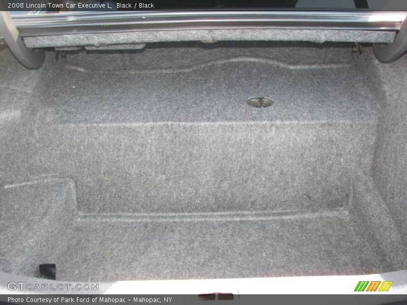 Black / Black 2008 Lincoln Town Car Executive L