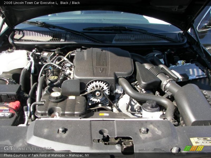Black / Black 2008 Lincoln Town Car Executive L