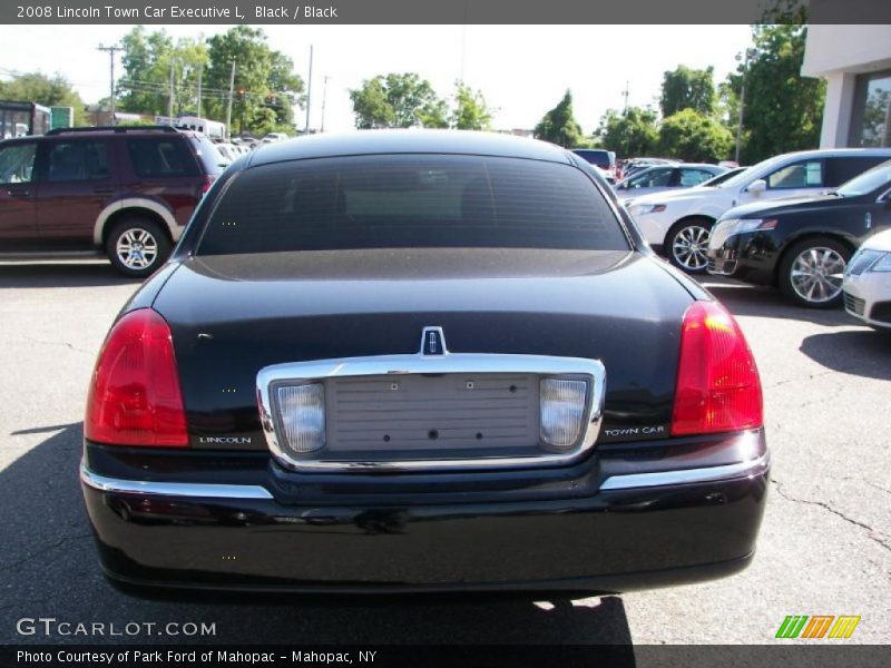 Black / Black 2008 Lincoln Town Car Executive L