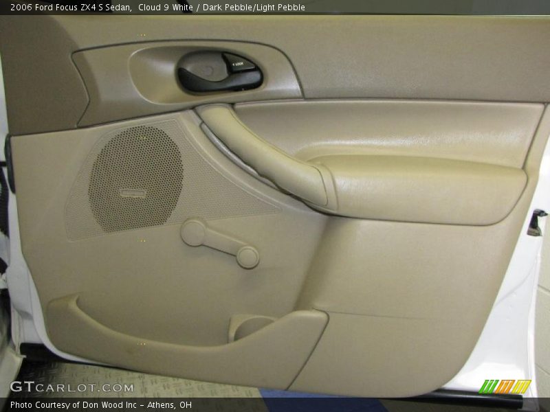 Cloud 9 White / Dark Pebble/Light Pebble 2006 Ford Focus ZX4 S Sedan