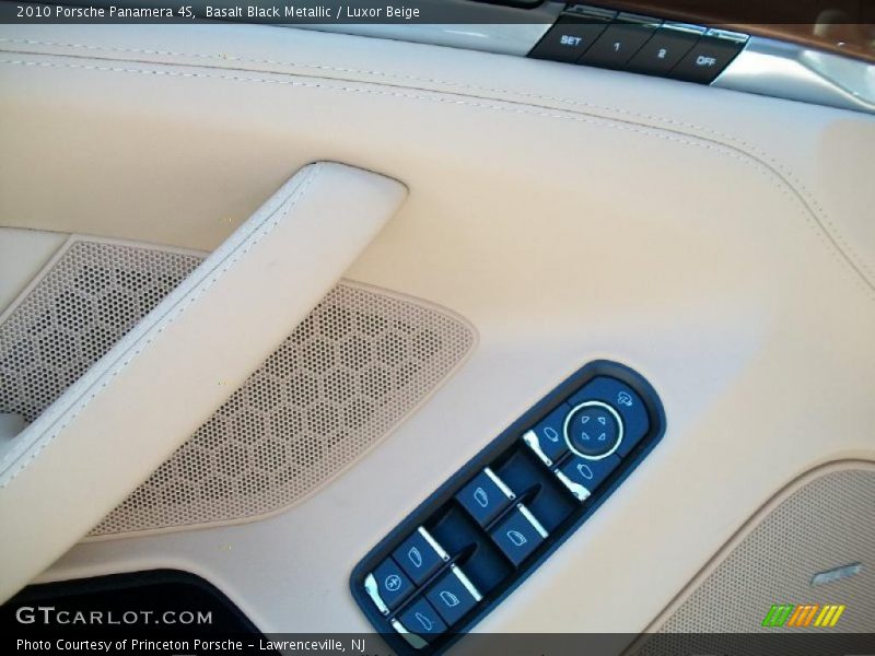 Basalt Black Metallic / Luxor Beige 2010 Porsche Panamera 4S