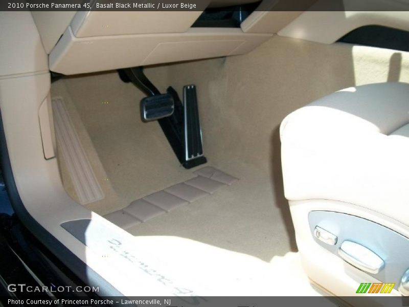 Basalt Black Metallic / Luxor Beige 2010 Porsche Panamera 4S