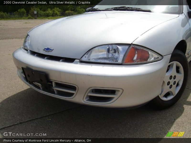 Ultra Silver Metallic / Graphite 2000 Chevrolet Cavalier Sedan