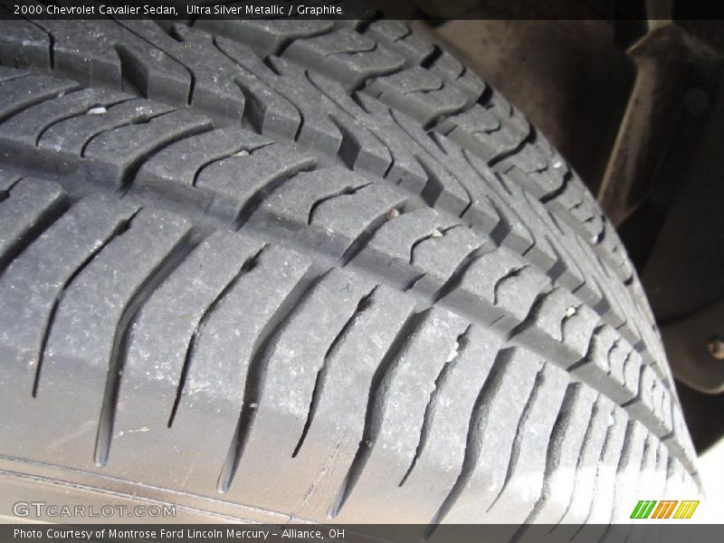 Ultra Silver Metallic / Graphite 2000 Chevrolet Cavalier Sedan