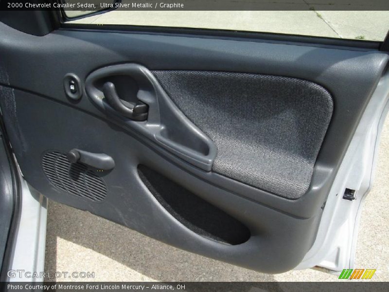 Ultra Silver Metallic / Graphite 2000 Chevrolet Cavalier Sedan