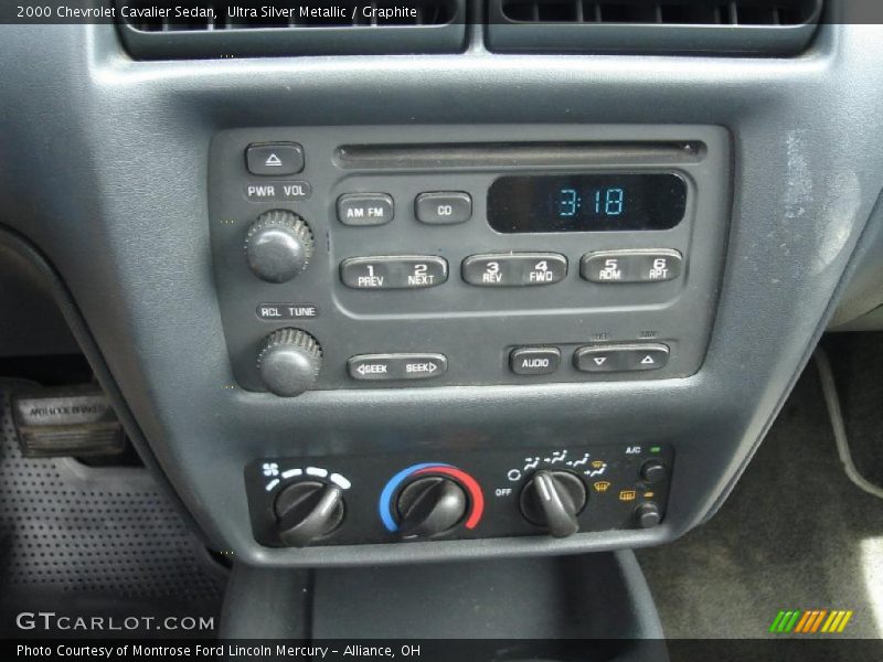 Ultra Silver Metallic / Graphite 2000 Chevrolet Cavalier Sedan