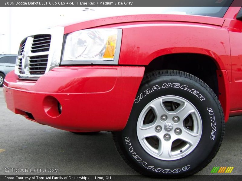Flame Red / Medium Slate Gray 2006 Dodge Dakota SLT Club Cab 4x4