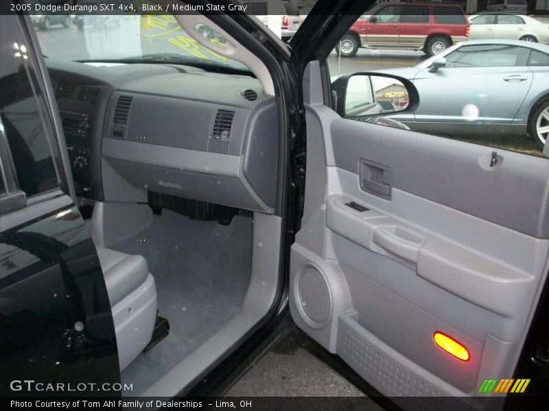 Black / Medium Slate Gray 2005 Dodge Durango SXT 4x4