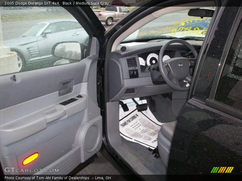 Black / Medium Slate Gray 2005 Dodge Durango SXT 4x4