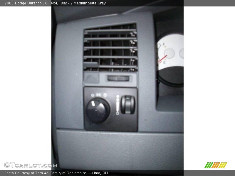 Black / Medium Slate Gray 2005 Dodge Durango SXT 4x4