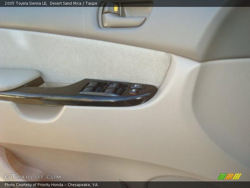 Desert Sand Mica / Taupe 2005 Toyota Sienna LE
