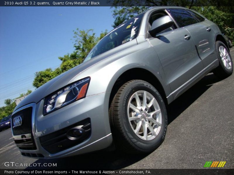 Quartz Grey Metallic / Black 2010 Audi Q5 3.2 quattro