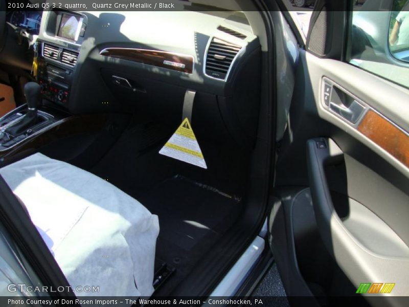 Quartz Grey Metallic / Black 2010 Audi Q5 3.2 quattro