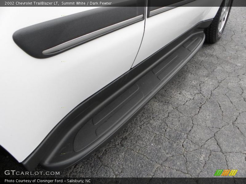 Summit White / Dark Pewter 2002 Chevrolet TrailBlazer LT
