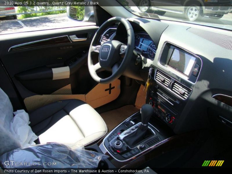 Quartz Grey Metallic / Black 2010 Audi Q5 3.2 quattro