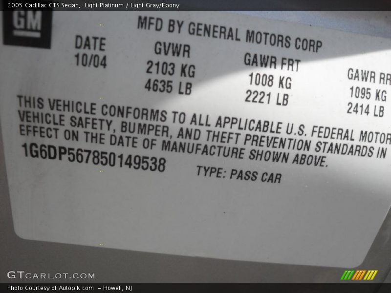 Light Platinum / Light Gray/Ebony 2005 Cadillac CTS Sedan