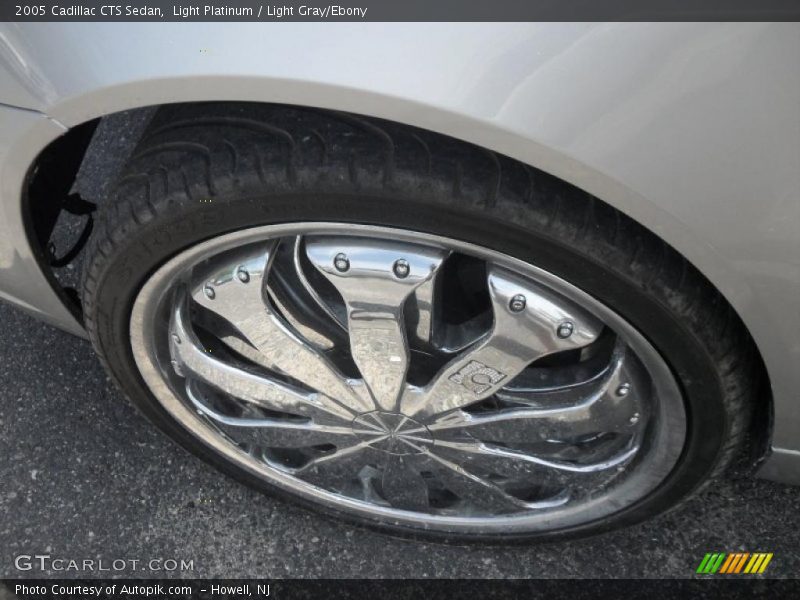 Light Platinum / Light Gray/Ebony 2005 Cadillac CTS Sedan