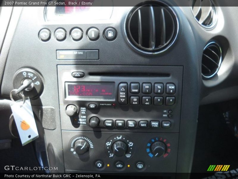 Black / Ebony 2007 Pontiac Grand Prix GT Sedan