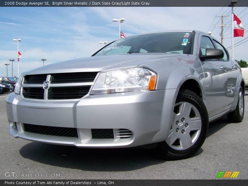 Bright Silver Metallic / Dark Slate Gray/Light Slate Gray 2008 Dodge Avenger SE