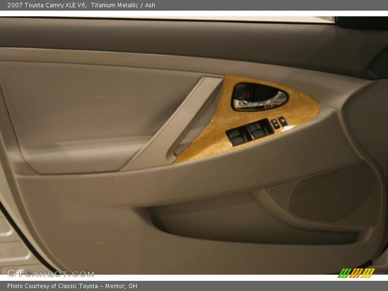 Titanium Metallic / Ash 2007 Toyota Camry XLE V6