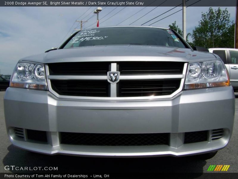 Bright Silver Metallic / Dark Slate Gray/Light Slate Gray 2008 Dodge Avenger SE