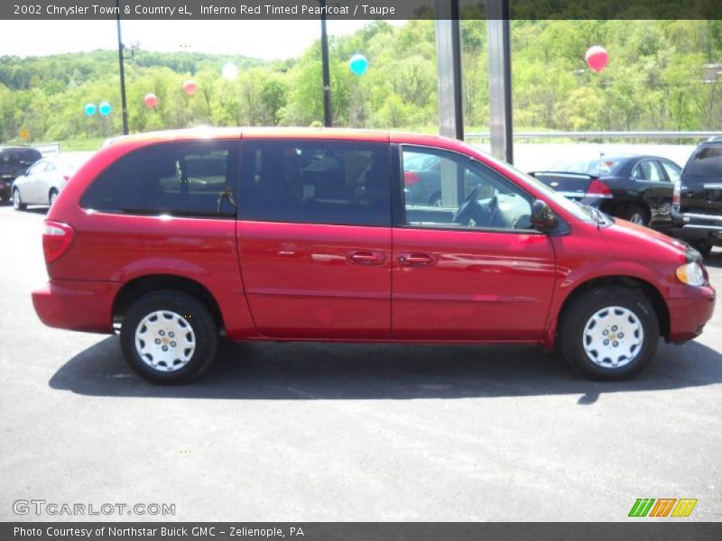 Inferno Red Tinted Pearlcoat / Taupe 2002 Chrysler Town & Country eL