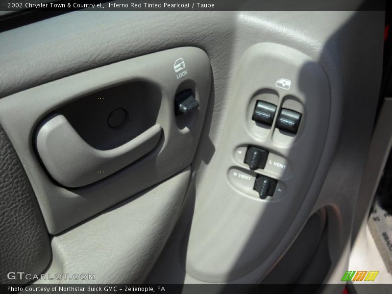 Inferno Red Tinted Pearlcoat / Taupe 2002 Chrysler Town & Country eL