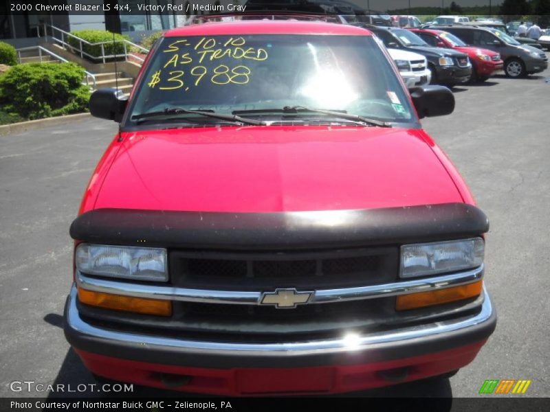 Victory Red / Medium Gray 2000 Chevrolet Blazer LS 4x4