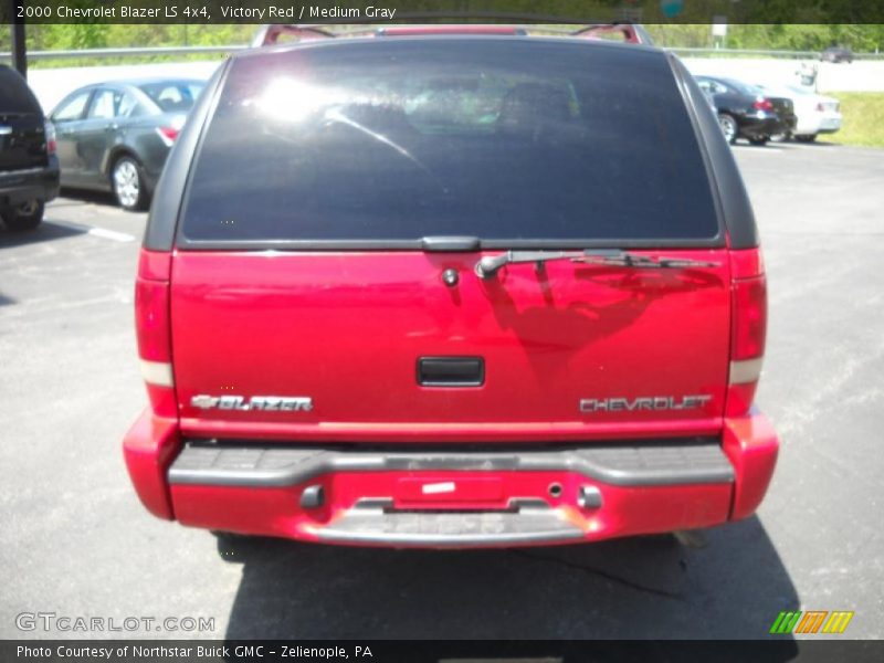 Victory Red / Medium Gray 2000 Chevrolet Blazer LS 4x4