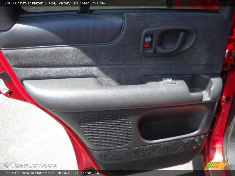 Victory Red / Medium Gray 2000 Chevrolet Blazer LS 4x4