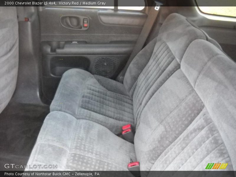 Victory Red / Medium Gray 2000 Chevrolet Blazer LS 4x4