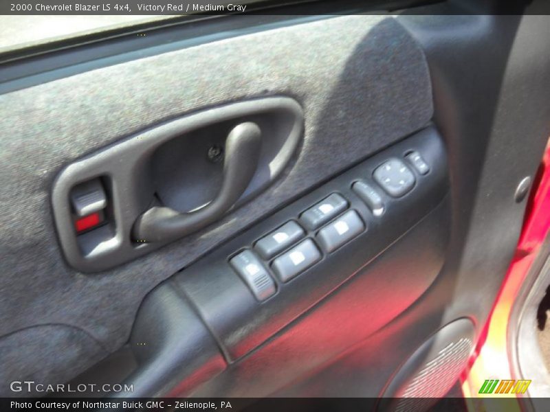 Victory Red / Medium Gray 2000 Chevrolet Blazer LS 4x4