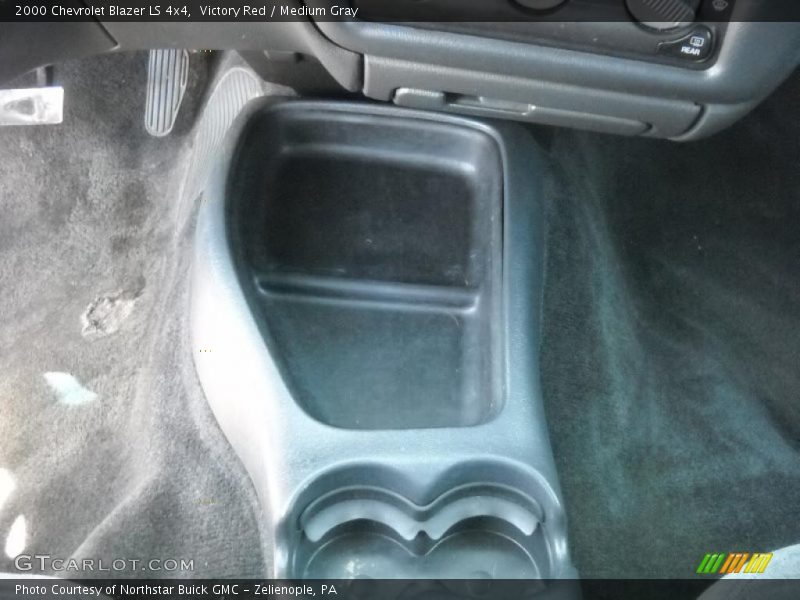 Victory Red / Medium Gray 2000 Chevrolet Blazer LS 4x4