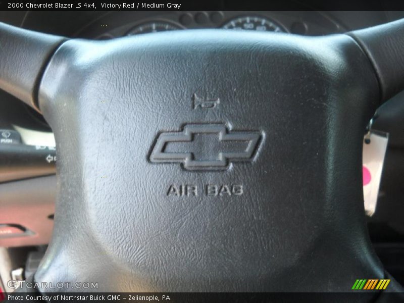 Victory Red / Medium Gray 2000 Chevrolet Blazer LS 4x4