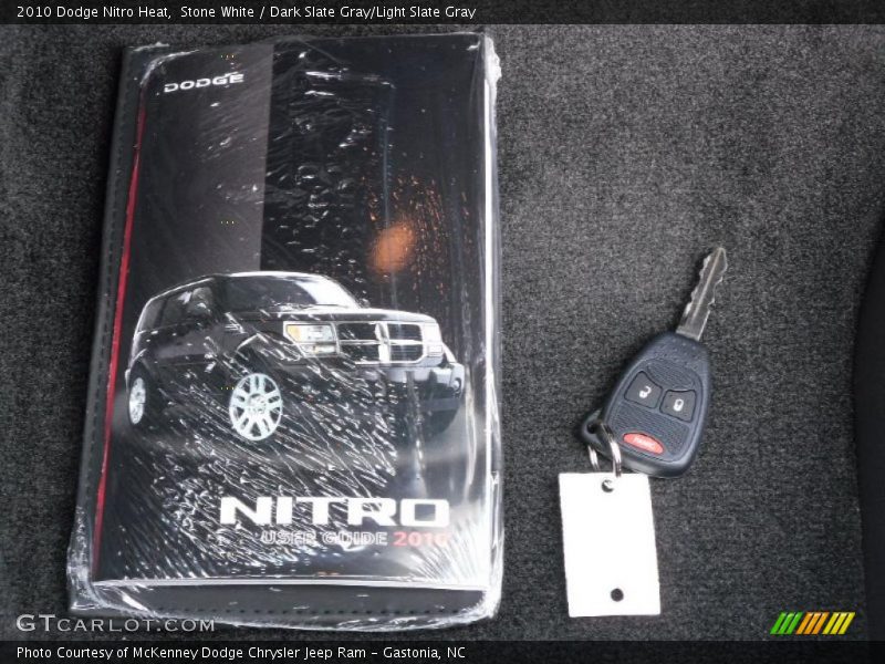 Stone White / Dark Slate Gray/Light Slate Gray 2010 Dodge Nitro Heat