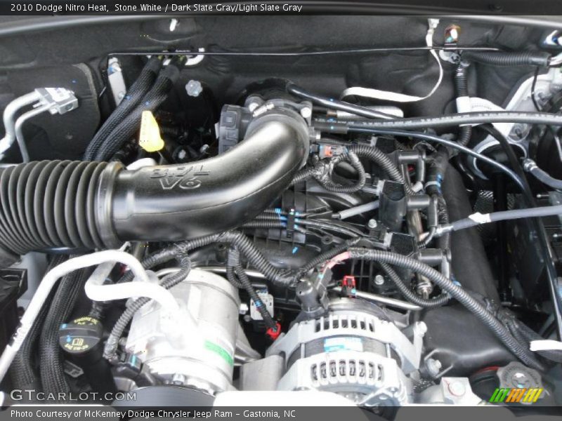 Stone White / Dark Slate Gray/Light Slate Gray 2010 Dodge Nitro Heat