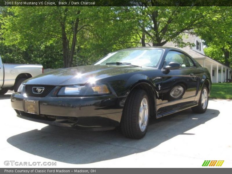 Black / Dark Charcoal 2003 Ford Mustang V6 Coupe