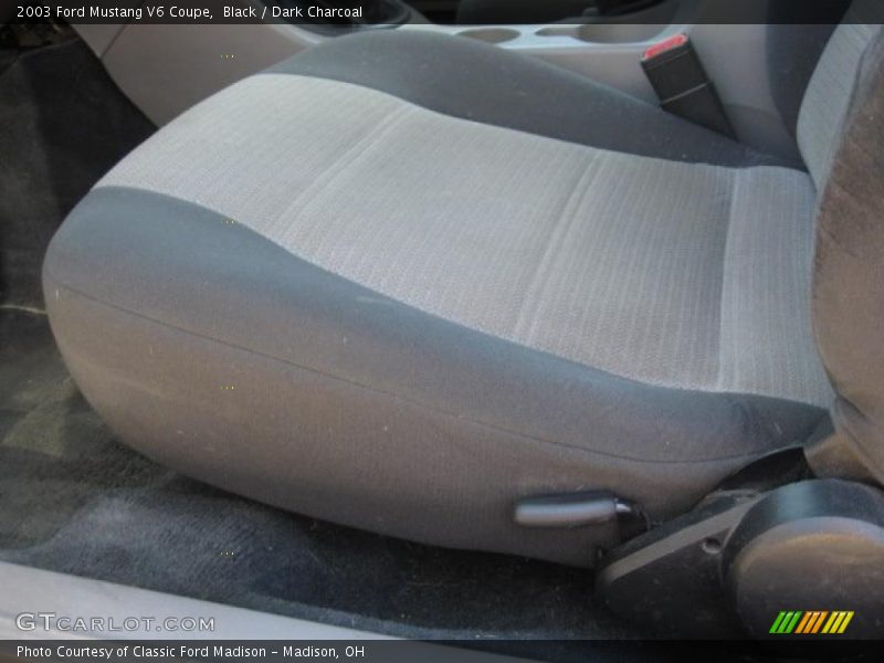 Black / Dark Charcoal 2003 Ford Mustang V6 Coupe