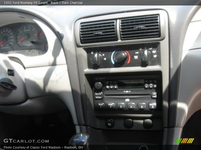 Black / Dark Charcoal 2003 Ford Mustang V6 Coupe