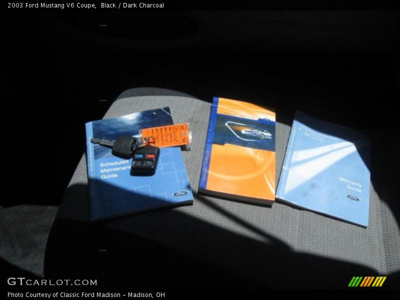 Black / Dark Charcoal 2003 Ford Mustang V6 Coupe