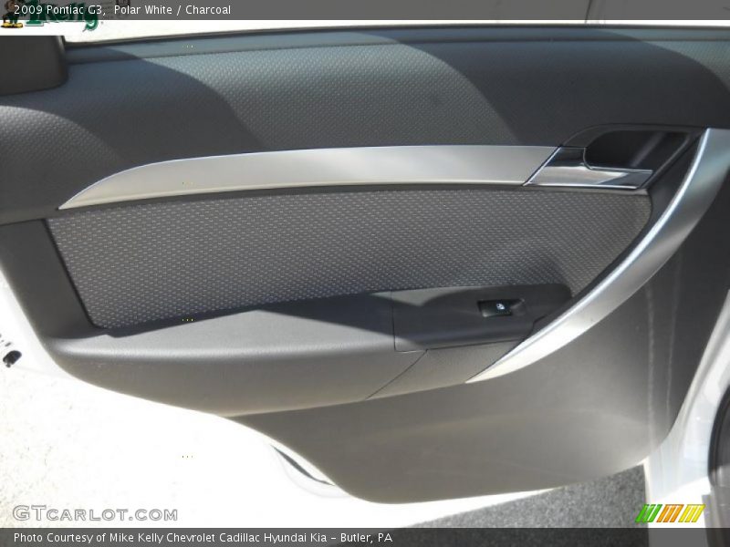 Polar White / Charcoal 2009 Pontiac G3