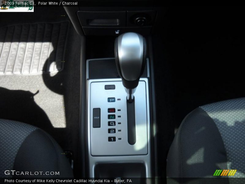 Polar White / Charcoal 2009 Pontiac G3