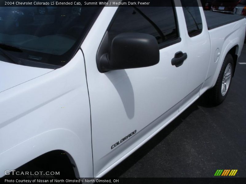 Summit White / Medium Dark Pewter 2004 Chevrolet Colorado LS Extended Cab