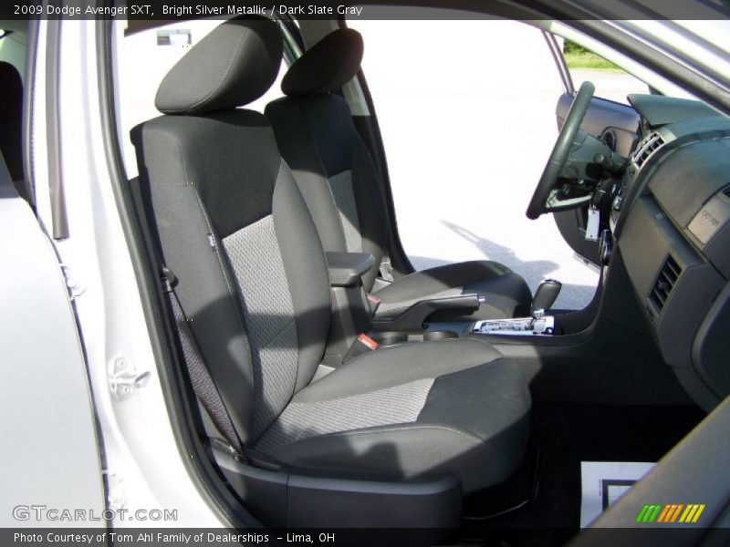 Bright Silver Metallic / Dark Slate Gray 2009 Dodge Avenger SXT