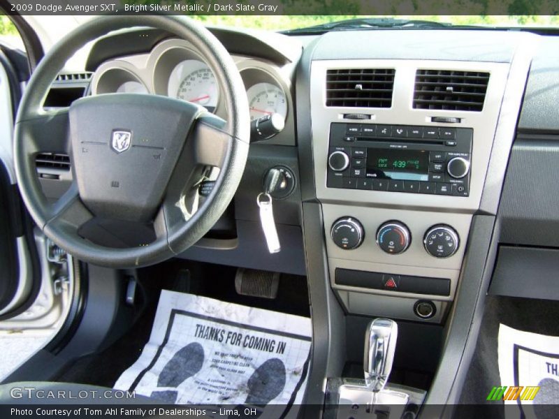 Bright Silver Metallic / Dark Slate Gray 2009 Dodge Avenger SXT