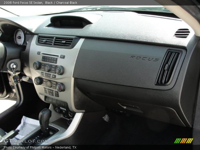 Black / Charcoal Black 2008 Ford Focus SE Sedan