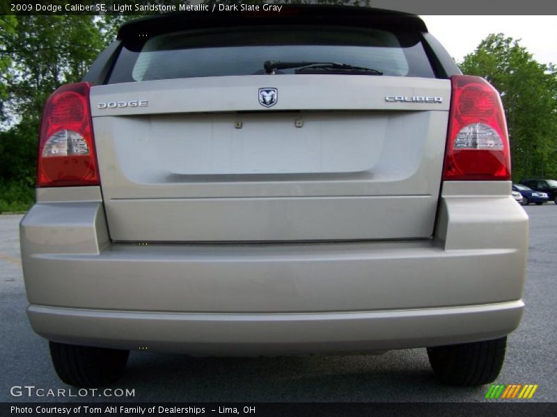 Light Sandstone Metallic / Dark Slate Gray 2009 Dodge Caliber SE