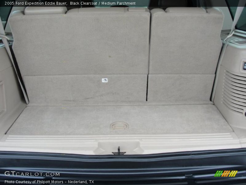 Black Clearcoat / Medium Parchment 2005 Ford Expedition Eddie Bauer